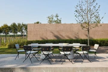 Royal Botania Tafel Royal Botania Conix tafel 130x250cm of 140x320cm , verkrijgbaar in 4 verschillende hoogtes en er is keuze uit diverse tafelbladen.