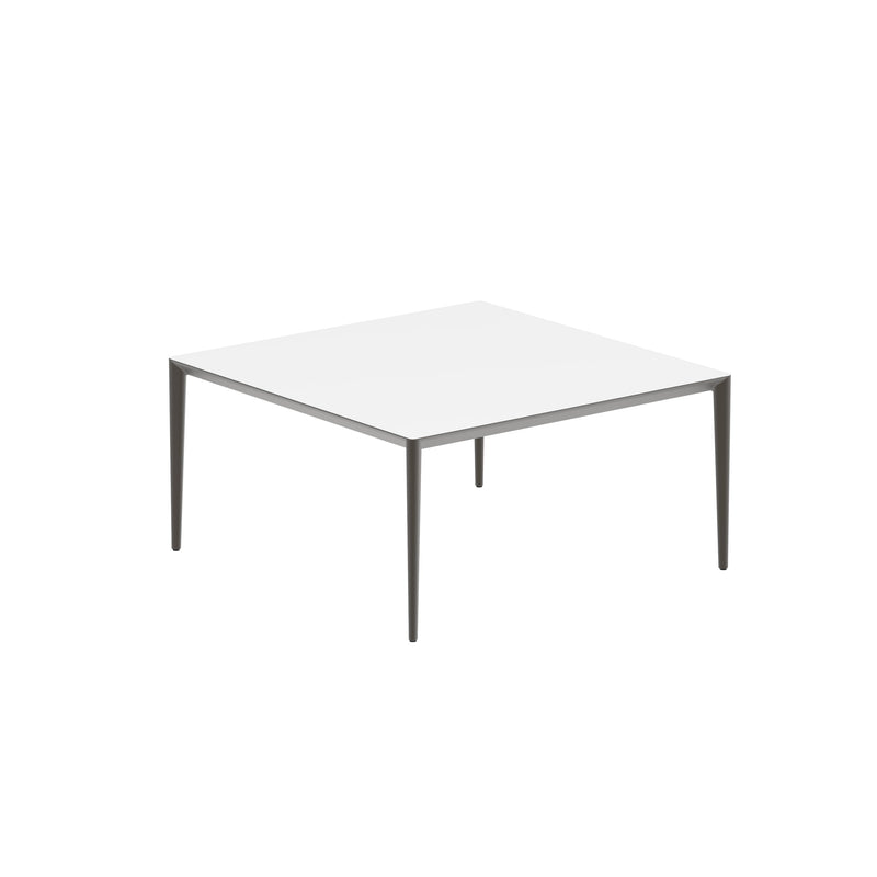 Royal Botania Tafel Royal Botania U-nite Tafel  150x150x75cm. Diverse kleuren frames en tafelbladen mogelijk.