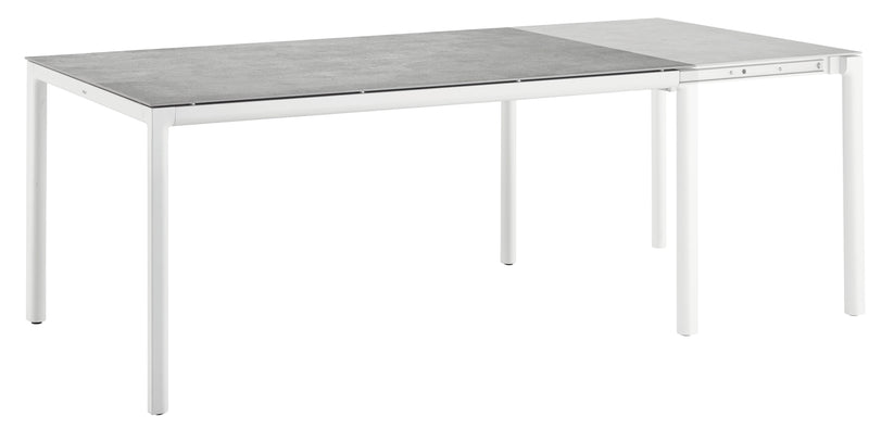 Solpuri Tafel Solpuri, Soft uitschuifbare tafel. Verkrijgbaar in twee kleuren frame, diverse afmetingen en er is keuze uit tafelbladen van Keramik en Dekton.