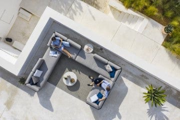 Todus Lounge modulair Todus Baza lounge opstelling Q. Verkrijgbaar in meerdere kleuren frame's en stofferingen.