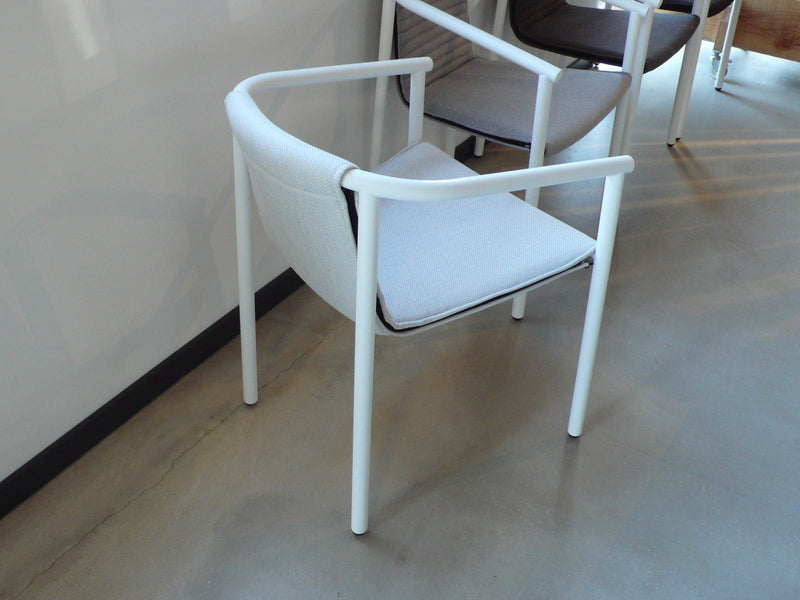 Todus Todus, Duct dining chairs showroomaanbieding